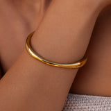 ALCO Form Cuff Bracelet, stylish jewelry accessory featuring a sleek cuff design for elegant wrist wear.