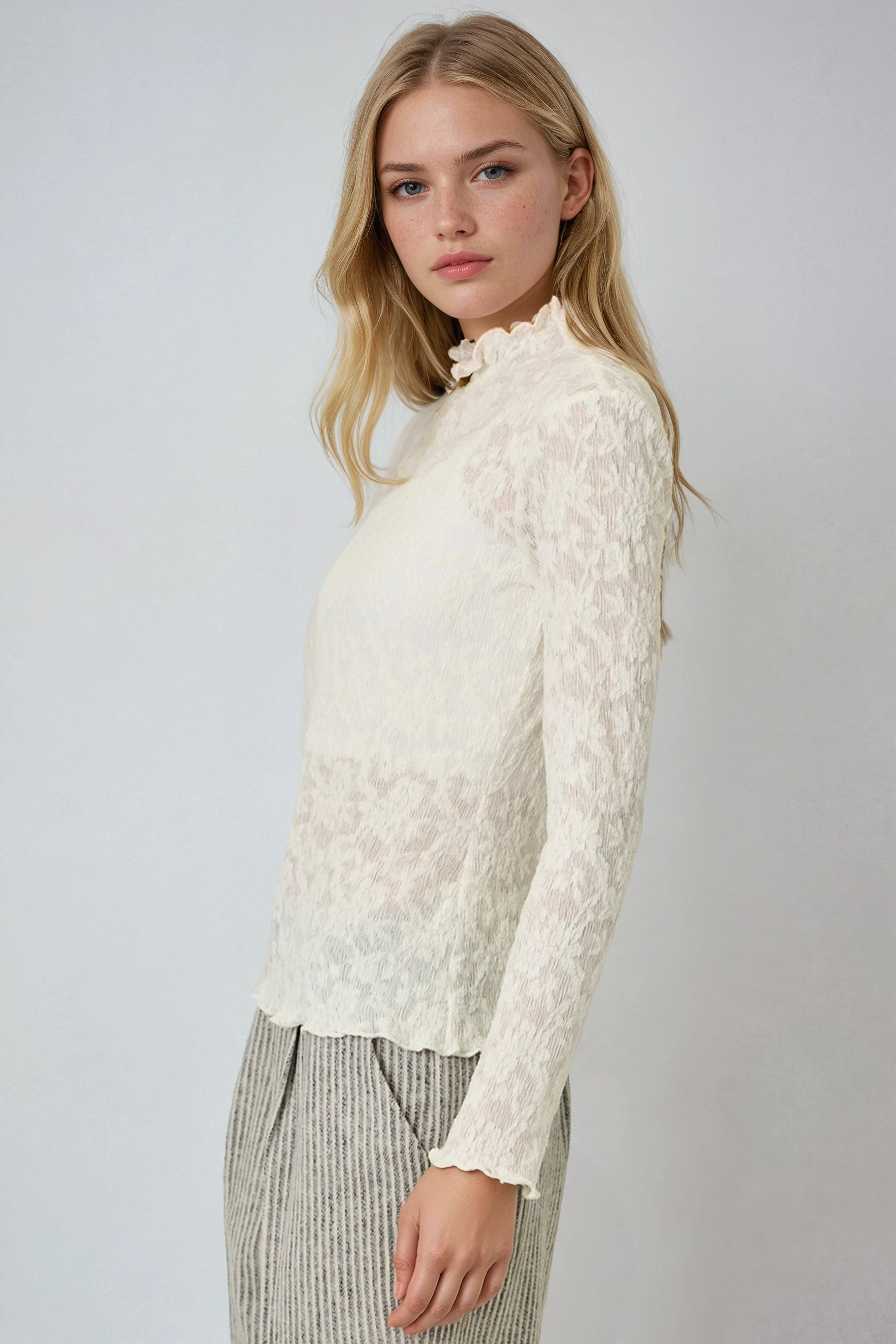Lettuce Edge Textured Floral Top Ivory
