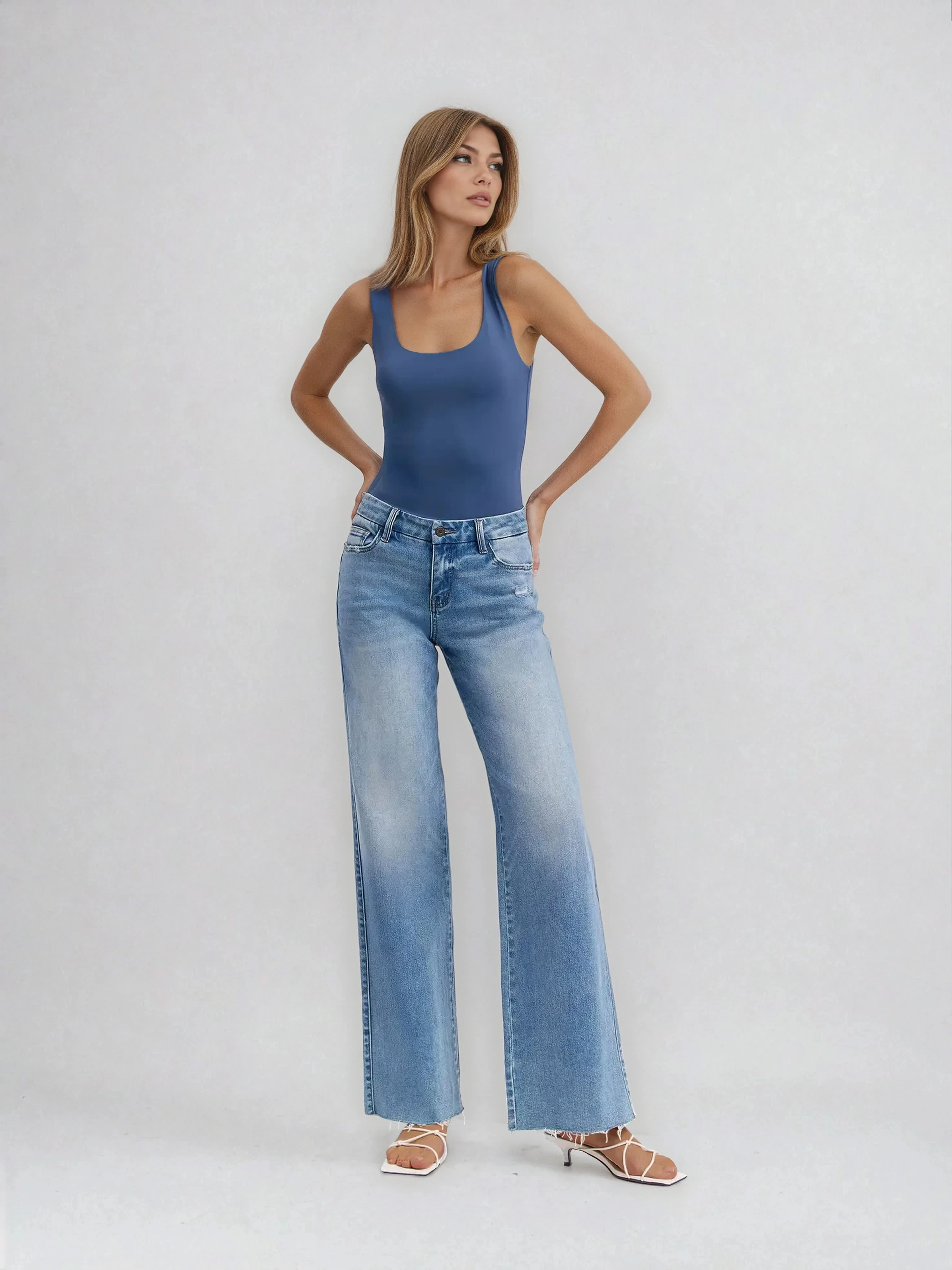 Mid Rise Clean Cut Wide Jeans