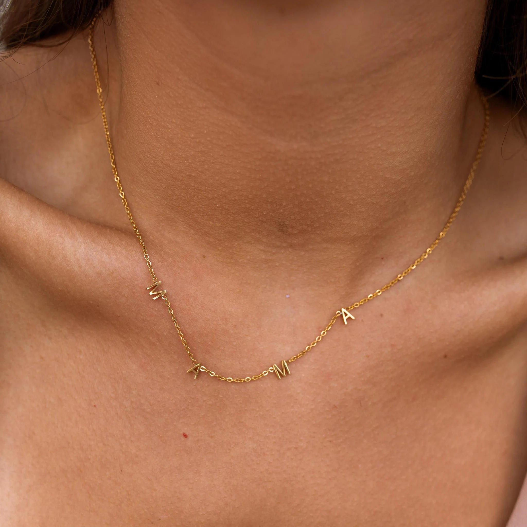 Mama Necklace Gold