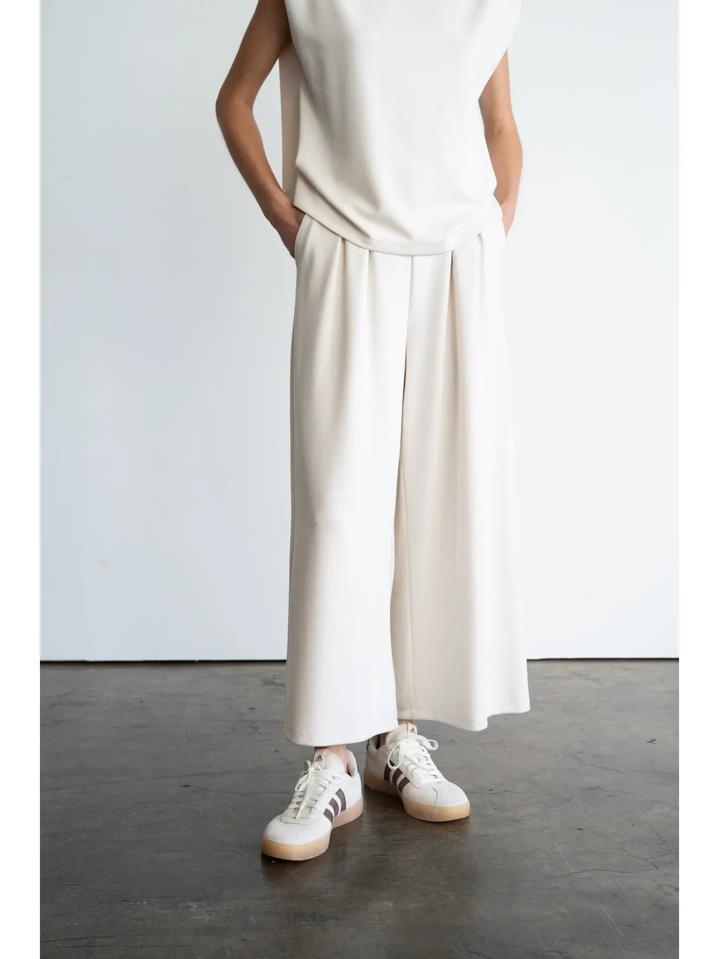 Pleated Wide Leg Sweatpants